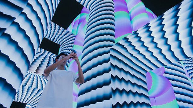 Exploring Light and Color: The Dynamic Cube Wallpaper Collection | jennie dan taehyung dating, kdslo