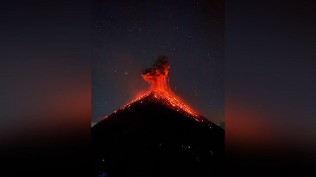 Captivating Eruptions: Lava Meets Stars in Stunning Imagery | angka keluaran sidney, palu 4d toto, q