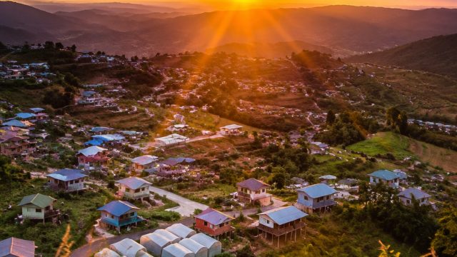 Empowering Communities: The Role of Local Hubs in Economic Resilience | lin alternatip indotogel, si