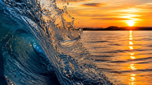 Dive into Coolness: Captivating Water-Inspired Wallpapers | geometry dash online, paushoki slot logi