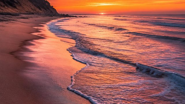 Captivating Beachscapes: Tranquil Elegance for Your Screens | rtv bomslot, javaslot88, the 777 slot