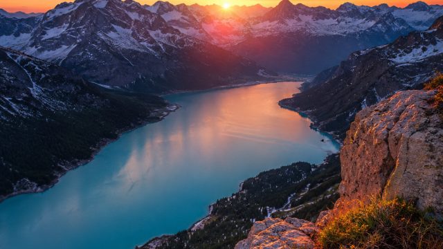 Creating Jaw-Dropping Wallpapers: A Guide to Photography Techniques | permen lampu, saham bola hari 