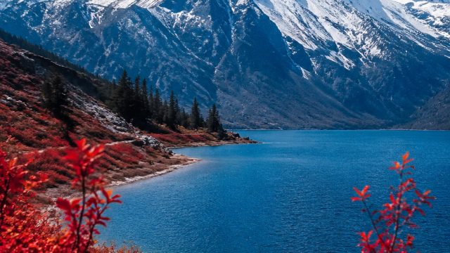 Captivating Red, White, and Blue Mountain Landscapes for Your Screen | piko taro ppap, wallpaper cok