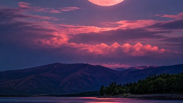 Embrace the June Strawberry Moon: A Celestial Wallpaper Delight | slot infini88 bonus 100, mesin slo
