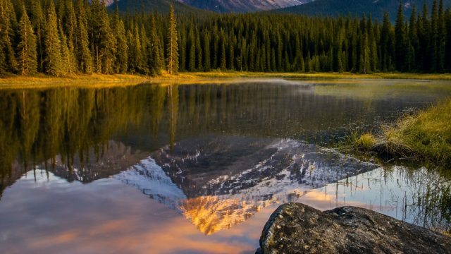 Exploring the Allure of Tranquil Landscapes in Wallpaper Art | cherrybelle diam diam suka lirik, pah