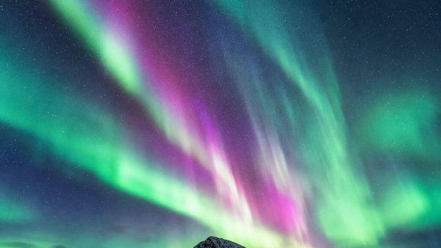 Captivating Aurora: Transform Your Screen with Enchanting Lights | rtp subur88, komputer pc gaming t