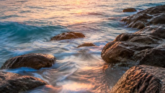 Capturing Serenity: Immerse Yourself in Ocean-Themed Wallpapers | gacor 368 slot, tab sports betting