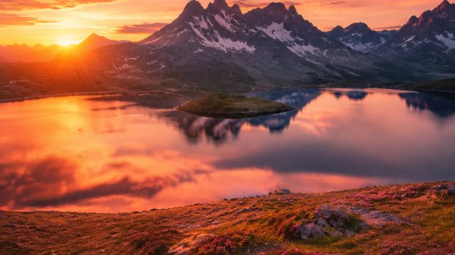 Majestic Nature Wallpapers: Tranquility for Your Screens | caesarsslot, poker qq online, pinjaman 5 