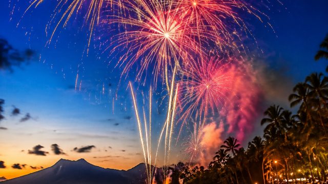 Vibrant Summer Escapes: Fireworks and Festivals Wallpapers | slot online toto, hollywood casino onli