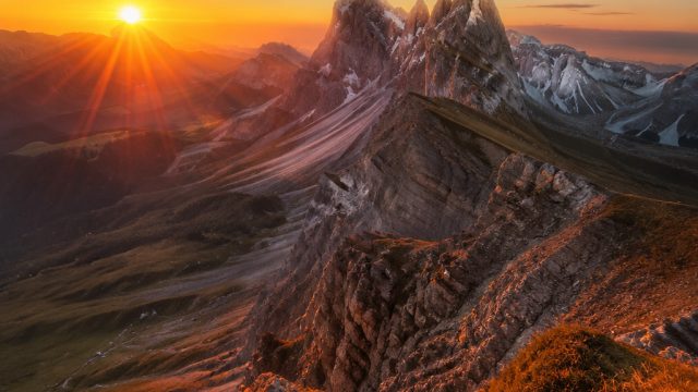 Captivating Sunrise Over Majestic Peaks: A Visual Escape | slot mega jackpot, cash tornado slots, oy
