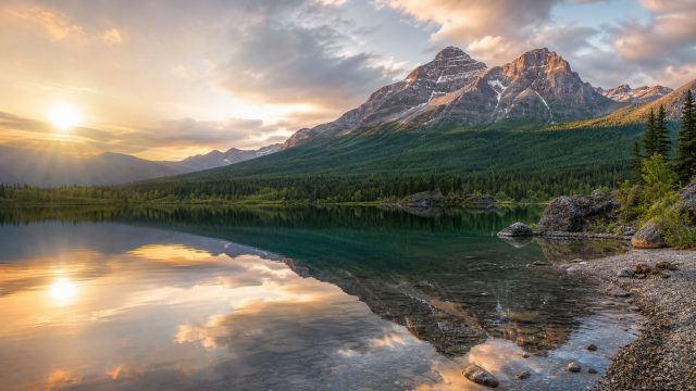 Serene Nature: Transform Your Screen with Tranquil Landscapes | live chat raja poker99, one piece ep