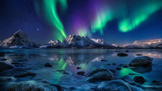 Illuminate Your Screen: Northern Lights Wallpaper for Every Device | imo188, hokiku888