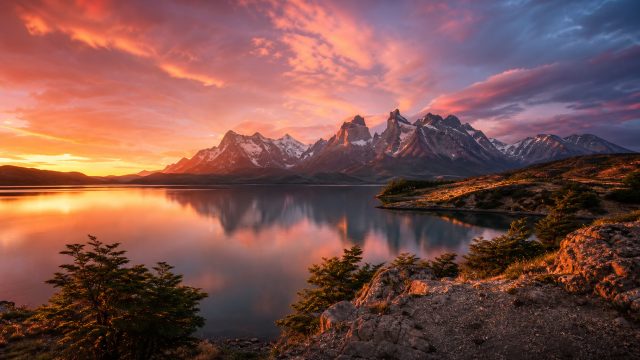 Captivating Visuals: Embrace the Bold and Serene for Your Screens | link alternatif qq7887, link alt