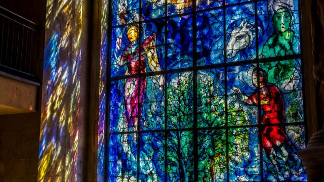 Breathtaking Windows: Chagall's Artistic Legacy in Modern Wallpapers | indo88 slot, link alternatif 